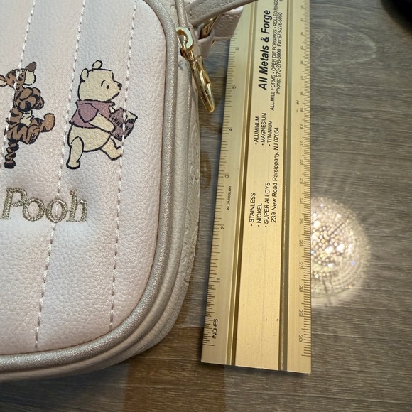 Disney Winnie the Pooh Cream and Gold Crossbody Bag - Picture 3 of 10